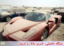 برخی از خودرو‌های میلیاردی در دبی فقط خاک می‌خورند