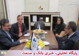 دیدار مدیر شعب بانک صادرات استان یزد از شعبه بیمه سرمد در این استان