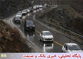 بارش باران در آزادراه قزوین - رشت و مه‌گرفتگی در جاده‌های چالوس و هراز
