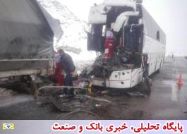 تصادف مرگبار اتوبوس با تریلی در تبریز + تصاویر