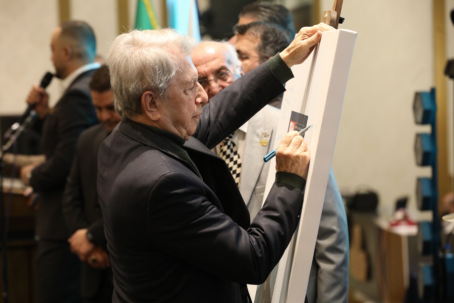 رونمایی از شماره صفر مجله نمایشگاه ایرانیان